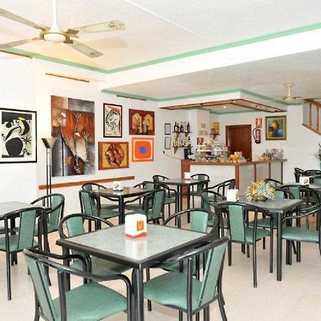 Hostal Velilla Almuñécar Esterno foto