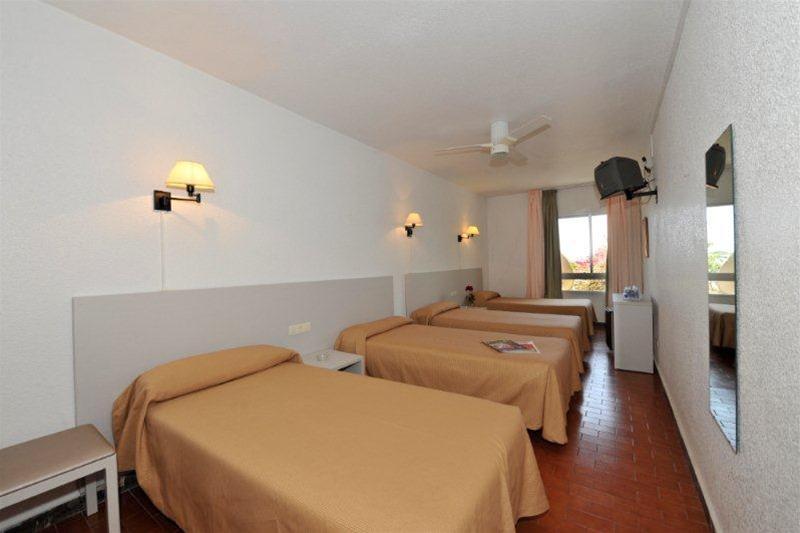 Hostal Velilla Almuñécar Esterno foto