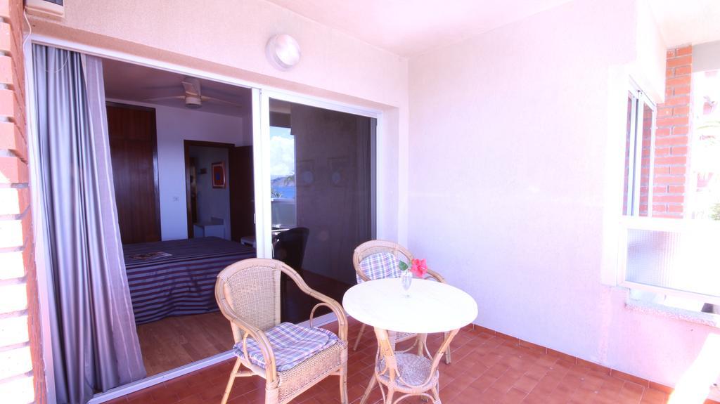 Hostal Velilla Almuñécar Esterno foto