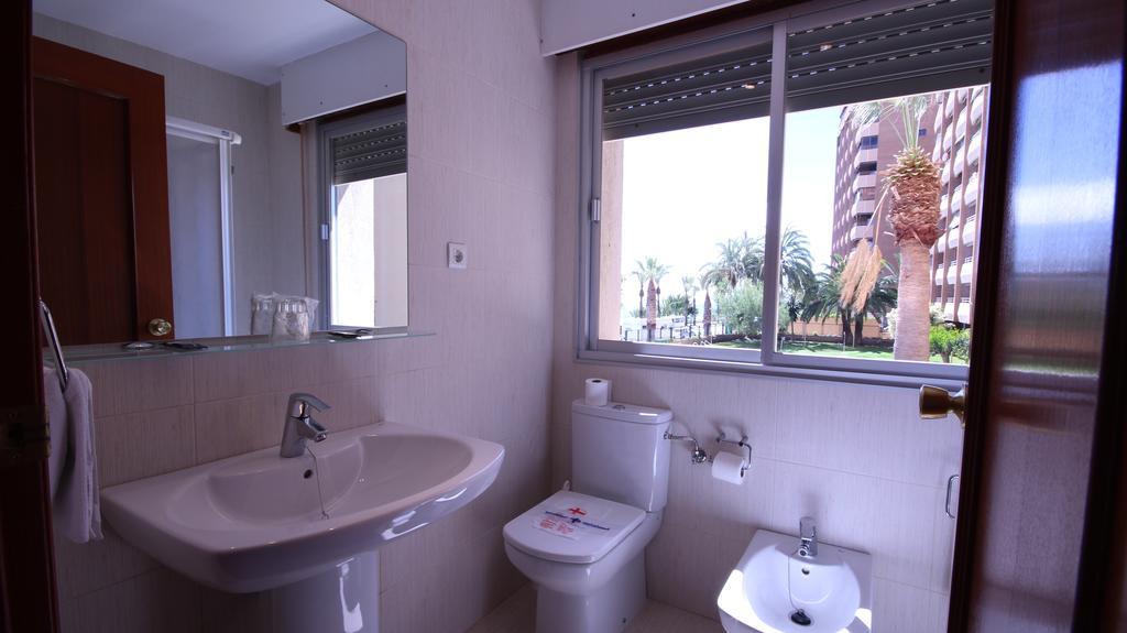 Hostal Velilla Almuñécar Esterno foto