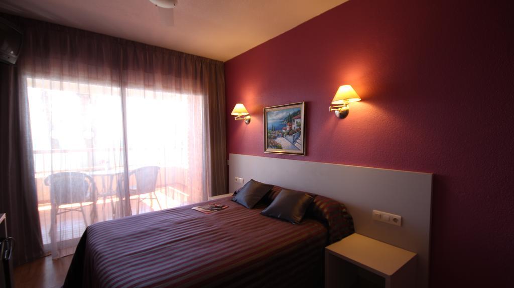 Hostal Velilla Almuñécar Esterno foto