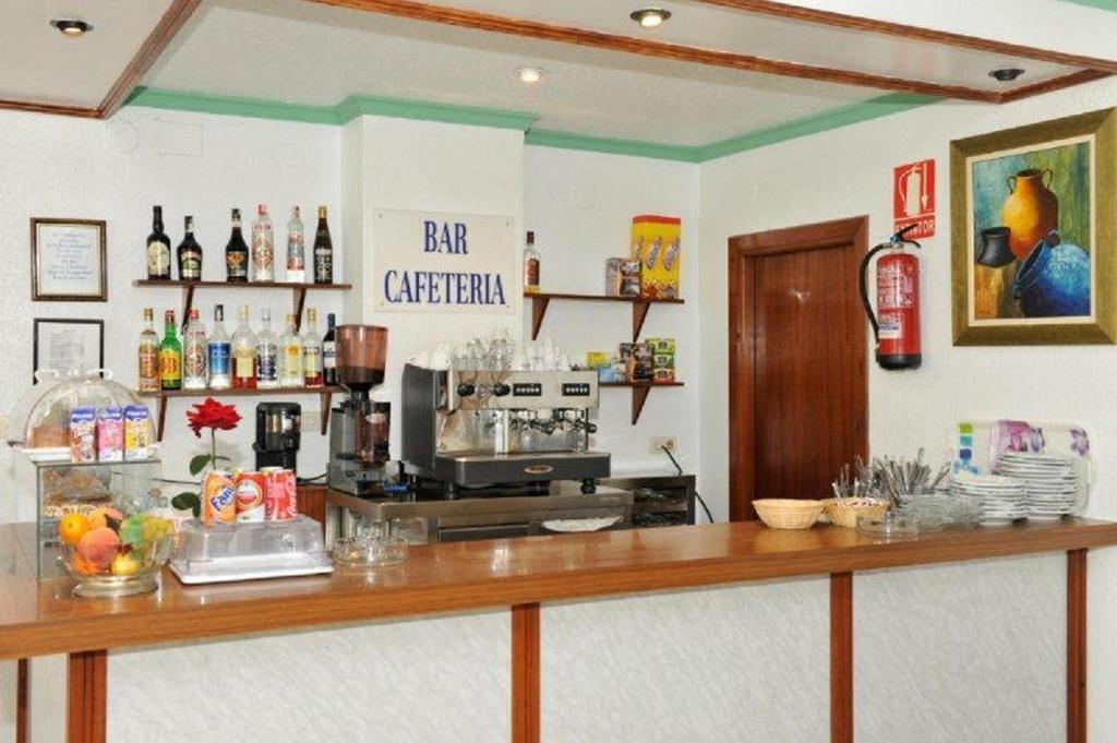 Hostal Velilla Almuñécar Esterno foto