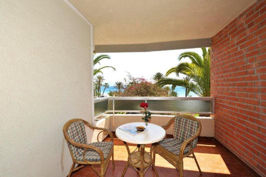 Hostal Velilla Almuñécar Esterno foto