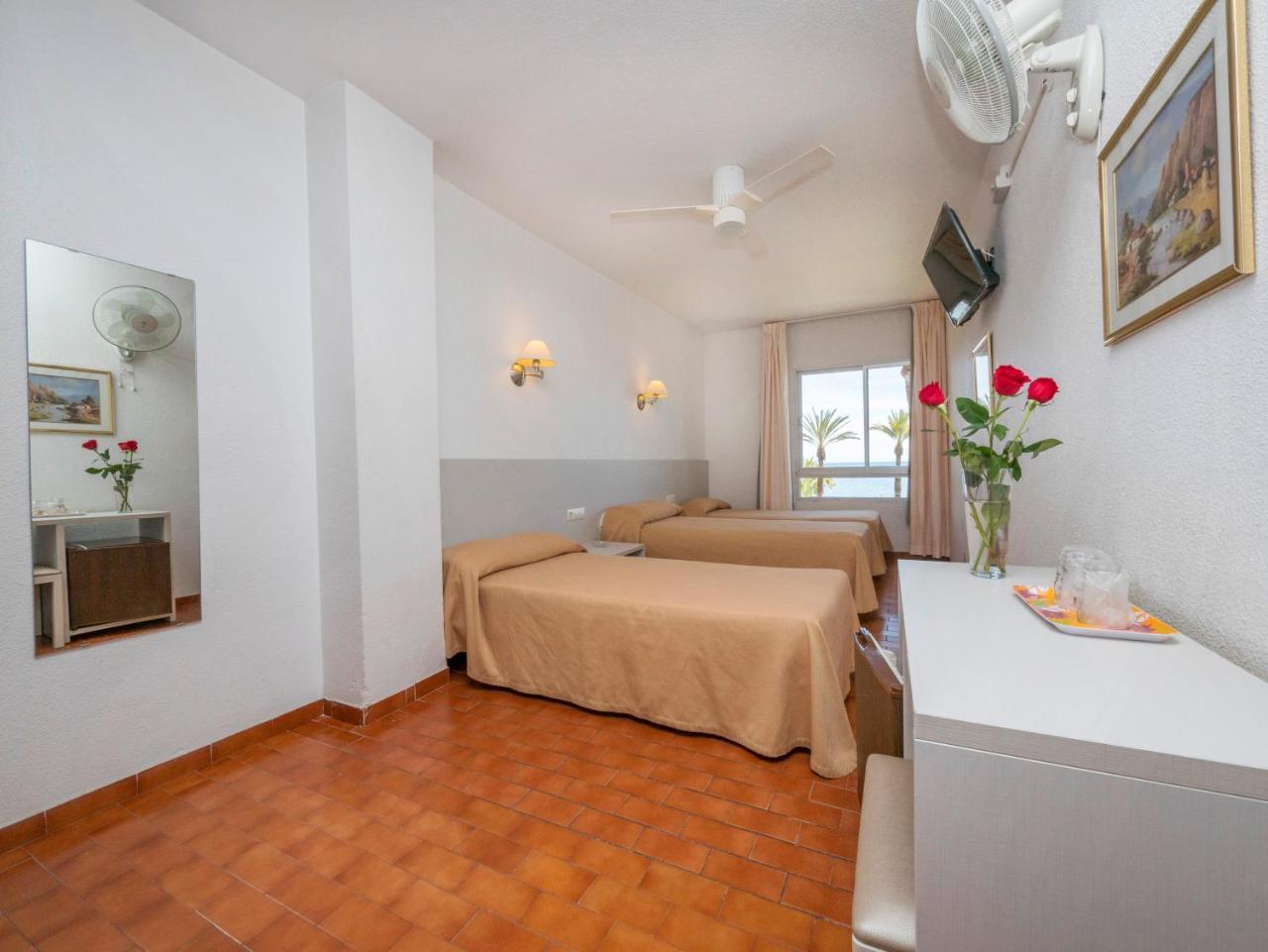 Hostal Velilla Almuñécar Esterno foto